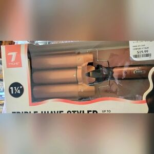 Triple Wave Styler Curling Iron